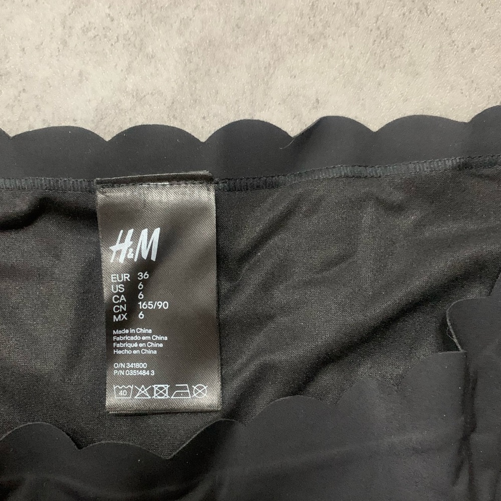 H&M Swim Bikini Bottoms - Size 6 - Picture 3 of 3